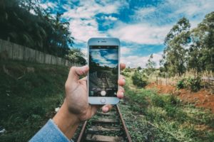 Read more about the article Get Paid To Take Pictures With Your Phone – 20 Ways That Work